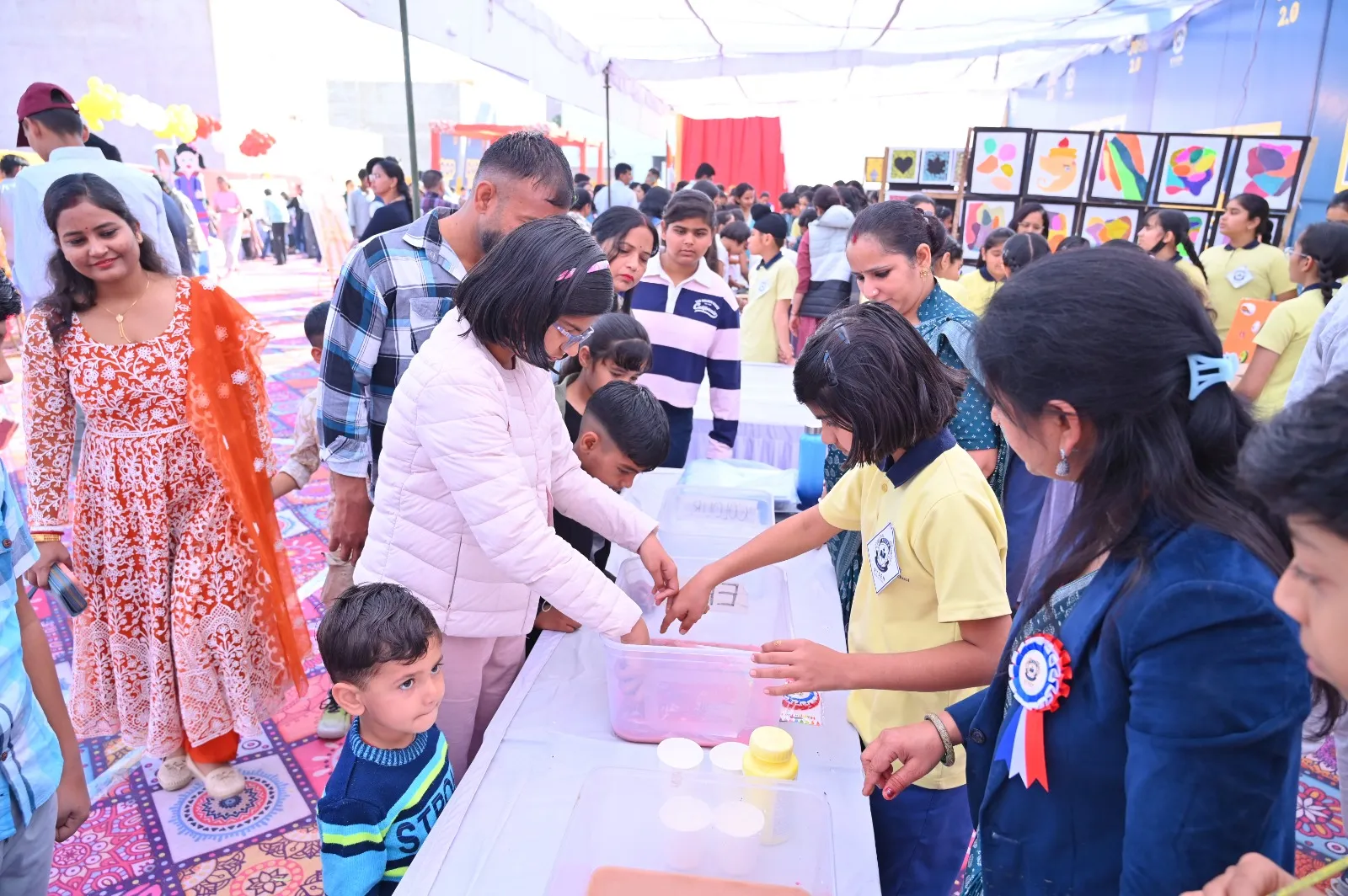 Parents and students attending JOSH 2.0 experiential learning showcase at Rysen School Bikaner.